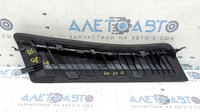 Боковушка 2-го ряду сидінь ліва Audi Q8 19-23 шкіра чорна ANTHRAZIT, тріщина у кріпленні, в кіптяві
