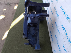 Кузов-жесть для Lincoln MKZ 2014-2020, частично видна деталь кронштейна