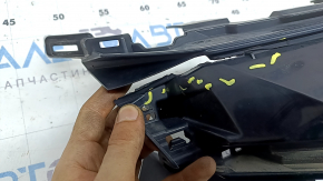 Основа решетки радиатора grill Honda Insight 19-22 с эмблемой, трещины, отсутствуют фрагменты