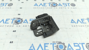 Крючок замка капота VW Tiguan 18-24