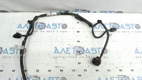 Проводка переднего бампера Toyota Prius V 15-17 рест, без парктроников, под ДХО, ПТФ