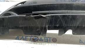 Нижня решітка переднього бампера Toyota Prius V 15-17 під ПТФ, подряпини, притиснута, незаводські отвори, тріснута