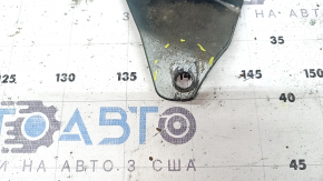 Бампер задній голий Toyota Prius V 15-17 під губу, зелений, подряпини, відколи, тріснути кріплення, тріщини, надрив