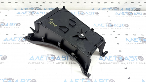Накладка центральної консолі Toyota Prius V 15-17 чорна, подряпини