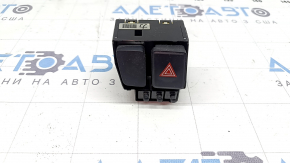 Кнопка аварийной сигнализации Toyota Prius V 17-17