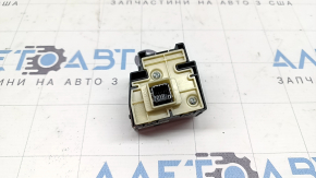 Кнопка аварийной сигнализации Toyota Prius V 17-17