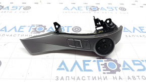 Кнопки управления на руле правые Toyota Prius V 15-17 тип 4, потертости, царапины