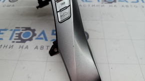Кнопки управления на руле правые Toyota Prius V 15-17 тип 4, потертости, царапины
