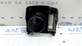Підсклянник з кнопками Toyota Prius V 15-17 подряпини