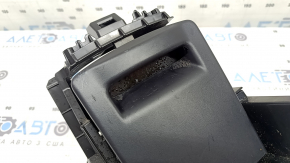 Підсклянник нижній у зборі Toyota Prius V 12-17 чорний, подряпини