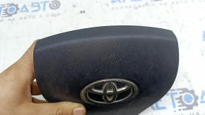 Подушка безопасности airbag в руль водительская Toyota Prius V 12-17 черная, царапины