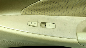 Обшивка двери карточка передняя правая Hyundai Sonata 11-15 кожа бежевая, царапины