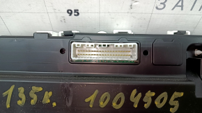 Щиток приборов Toyota Prius V 17-17 usa, 135к, царапины