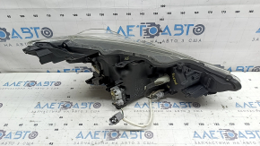 Фара передняя левая Toyota Prius V 15-17 рест LED, под полировку