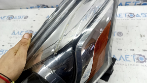 Фара передняя левая Toyota Prius V 15-17 рест LED, под полировку
