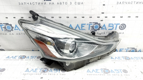 Фара передняя правая Toyota Prius V 15-17 рест LED, под полировку, сломано крепление