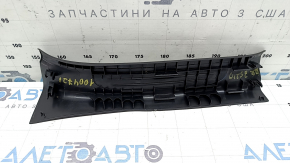 Накладка порога внутренняя задняя правая Nissan Murano z52 17-24 черная 3 полоски, царапины, под химчистку