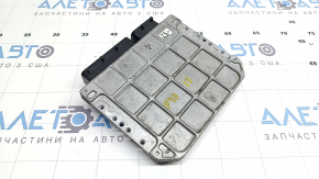 Блок ECU компьютер двигателя Toyota Prius V 12-17