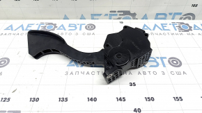 Педаль газа Toyota Prius V 17-17