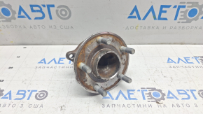 Ступица задняя правая Ford Focus mk3 11-18 ржавая