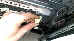 Сидіння водійське Ford Escape MK4 21-22 без airbag, механічне, з підігрівом, сіра тканина з чорним, під хімчистку, дефект тканини