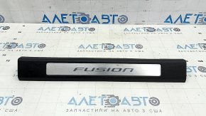 Накладка порога передняя левая Ford Fusion mk5 17-20 черная с хром вставкой, царапины