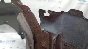 Підкрилок передній правий Toyota Prius V 15-17 рест, надрив кріплення