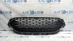 Решетка радиатора grill Ford Escape MK4 20-22 сетка черный глянец, хром обрамление, отсутсвует фрагмент хрома, треснуто крепление, сломано крепление