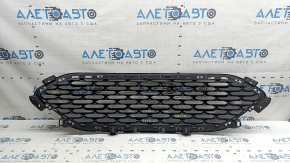 Решетка радиатора grill Ford Escape MK4 20-22 сетка черный глянец, хром обрамление, отсутсвует фрагмент хрома, треснуто крепление, сломано крепление