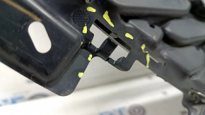 Решетка радиатора grill Ford Escape MK4 20-22 сетка черный глянец, хром обрамление, отсутсвует фрагмент хрома, треснуто крепление, сломано крепление
