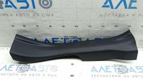 Накладка порога ззаду ліва Toyota Rav4 19-25 hybrid чорна, подряпини
