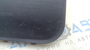 Накладка кишені багажника правого Toyota Rav4 19-25 чорна, подряпини