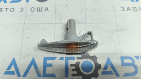 Поворотник в крыло передний левый Mitsubishi Lancer 10-17