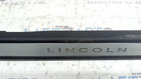 Накладка порога передняя правая Lincoln MKZ 17-20 хром с подсветкой, черная, царапины, под химчистку