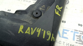 Брызговик передний правый Toyota Rav4 19-25 царапины, следы от маркера