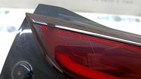 Ліхтар внутрішні двері багажника правий Mazda CX-5 22-25 signature illum, потерт