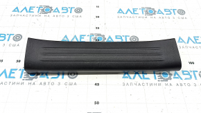 Накладка порога задняя правая Mazda CX-5 17-25 черная, царапины
