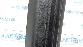 Накладка порога задняя правая Mazda CX-5 17-25 черная, царапины