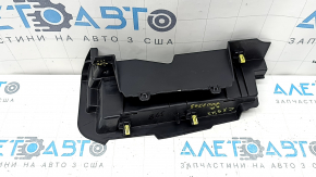 Кронштейн багажника правый Mazda CX-5 22-25 черный, царапины, сломано крепление