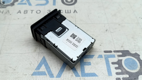 USB Hub Toyota Venza 21-22 зламана засувка