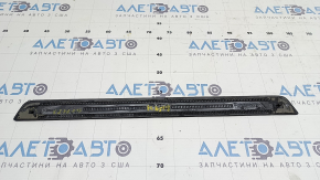 Накладка порога вненшняя передняя левая Audi A5 F5 17-25 5D черная с хромом, царапины, надломана направляйка