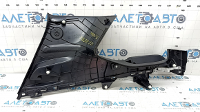 Накладка задньої стійки права задня Subaru Forester 25-26 чорна, подряпини