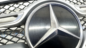 Решетка радиатора в сборе grill Mercedes W167 GLE 20-23 под радар и камеру, с эмблемой, сколы, потерта