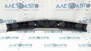 Накладка отвору багажника Subaru Forester 25-26 чорна, подряпини
