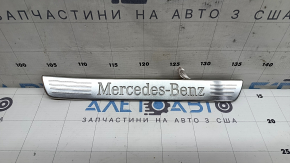 Накладка порога наружная задняя правая Mercedes W167 GLE 20-26 хром с подсветкой, царапины