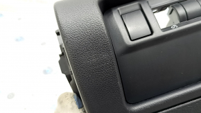 Накладка коліна водія Subaru Forester 25-26 чорна з накладками, подряпини