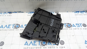 Накладка центральной консоли передняя Ford Escape MK4 20-26 черная, надлом крепления, потертости