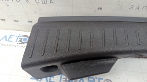 Накладка отвору багажника Ford Escape MK3 16-19 чорна, подряпини