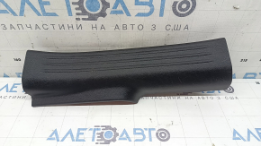 Накладка порога ззаду права Infiniti QX50 19-25 чорна, подряпини