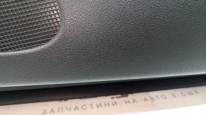 Обшивка двери карточка передняя правая Infiniti QX50 19-22 черная, вставка черная кожа, подлокотник черная кожа, серая строчка, молдинг серебро, Bose, царапины